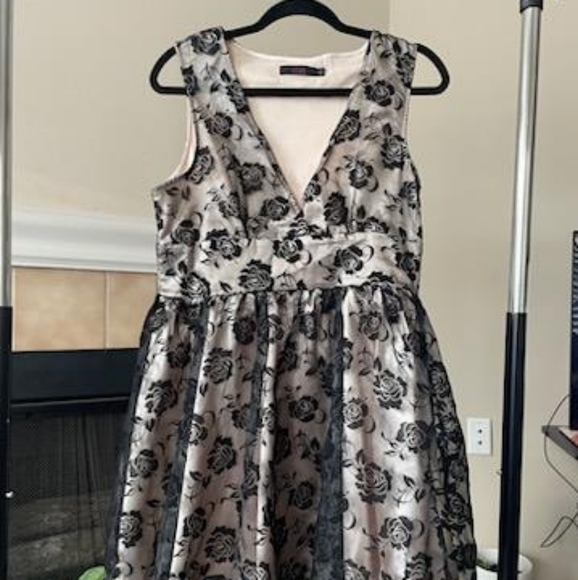 Cocktail Dress - Picture 1 of 4